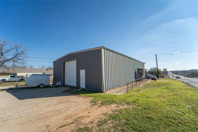 1108 N Breckenridge Avenue, Breckenridge, TX 76424