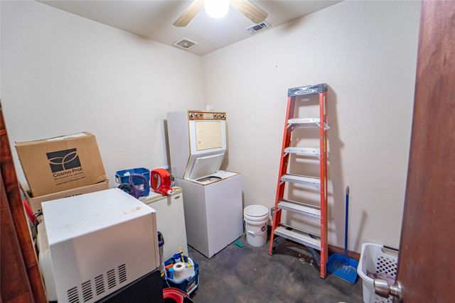 1108 N Breckenridge Avenue, Breckenridge, TX 76424