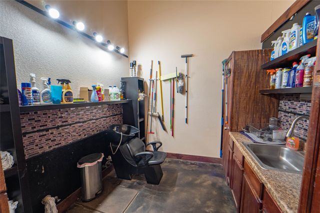 1108 N Breckenridge Avenue, Breckenridge, TX 76424