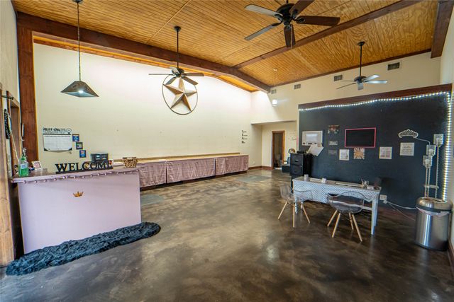 1108 N Breckenridge Avenue, Breckenridge, TX 76424