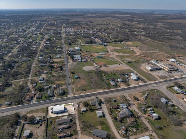 1108 N Breckenridge Avenue, Breckenridge, TX 76424