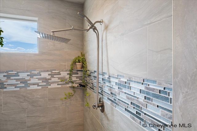 2200 LEDOUX DR, Cheyenne, WY 82007