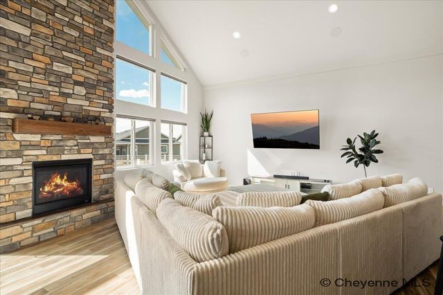 2200 LEDOUX DR, Cheyenne, WY 82007