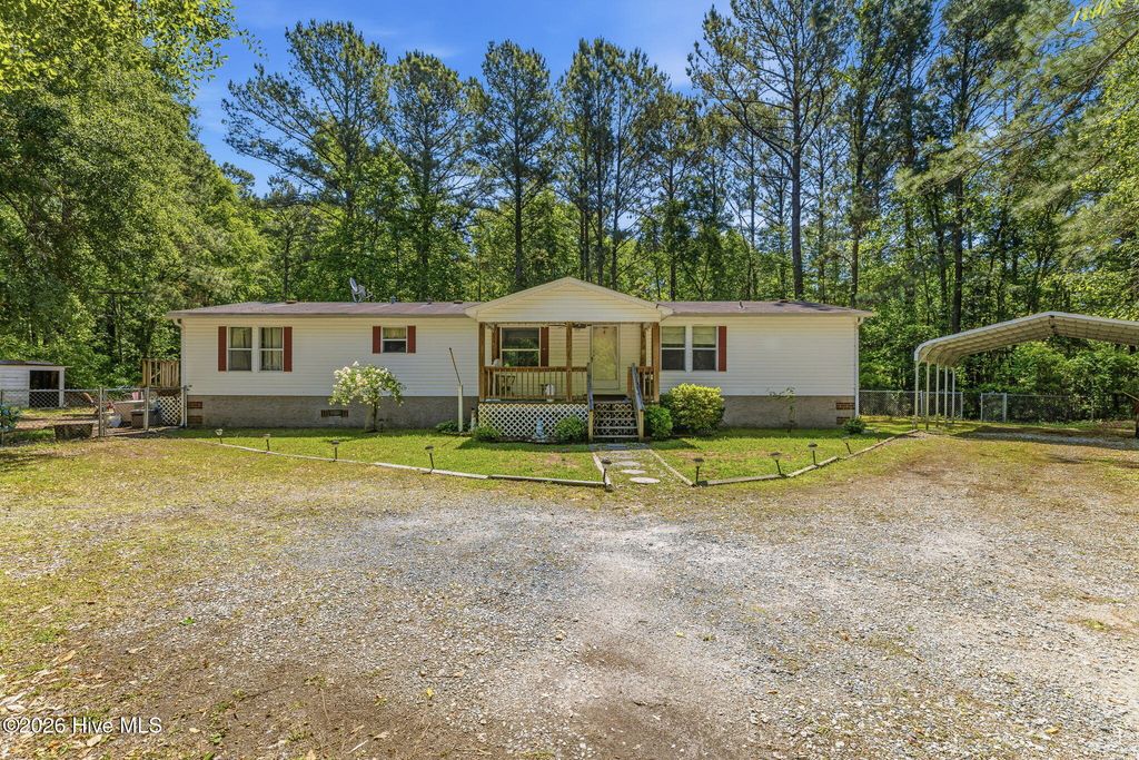 153 Tar Landing Road, Holly Ridge, NC 28445