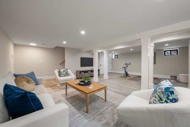 52 Lewis Ave 52, Arlington, MA 02474