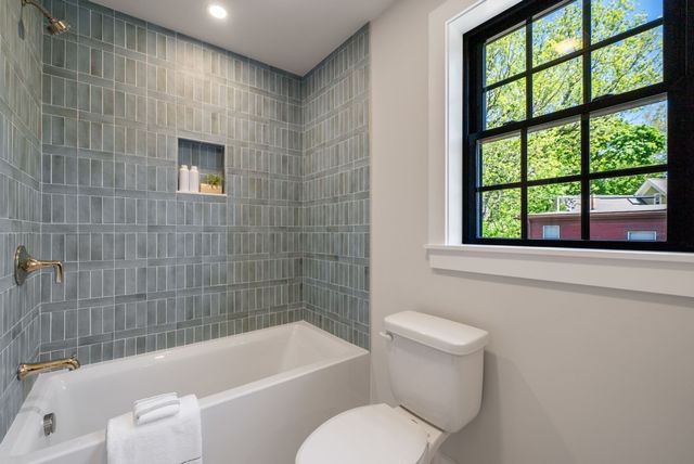 52 Lewis Ave 52, Arlington, MA 02474