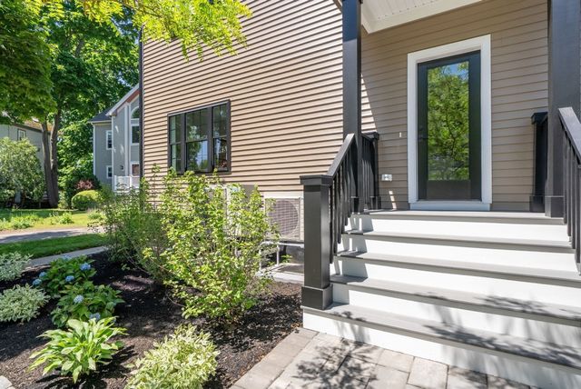 52 Lewis Ave 52, Arlington, MA 02474