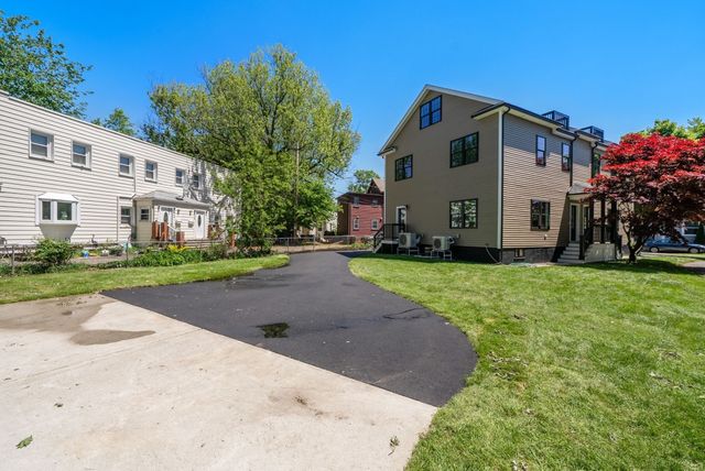52 Lewis Ave 52, Arlington, MA 02474