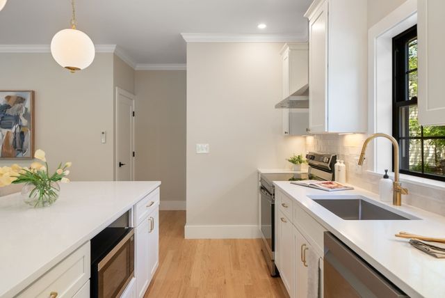52 Lewis Ave 52, Arlington, MA 02474