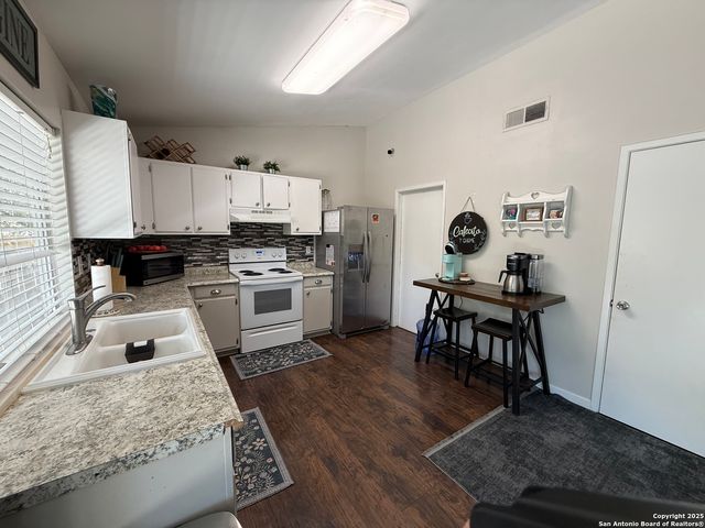 4562 Los Ranchitos, San Antonio, TX 78233