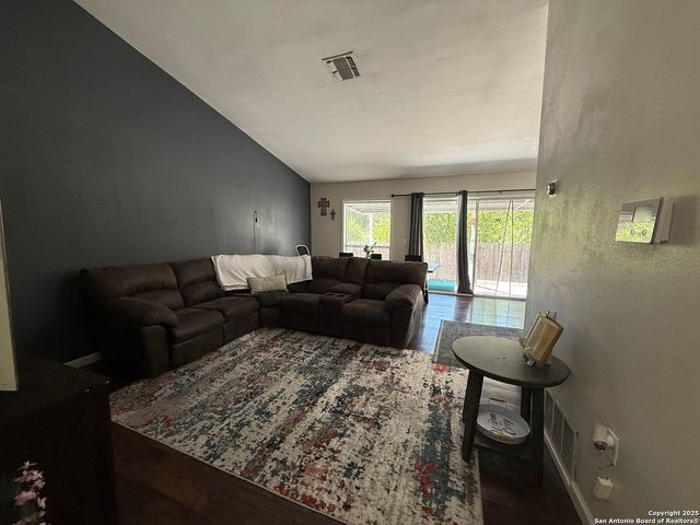 4562 Los Ranchitos, San Antonio, TX 78233