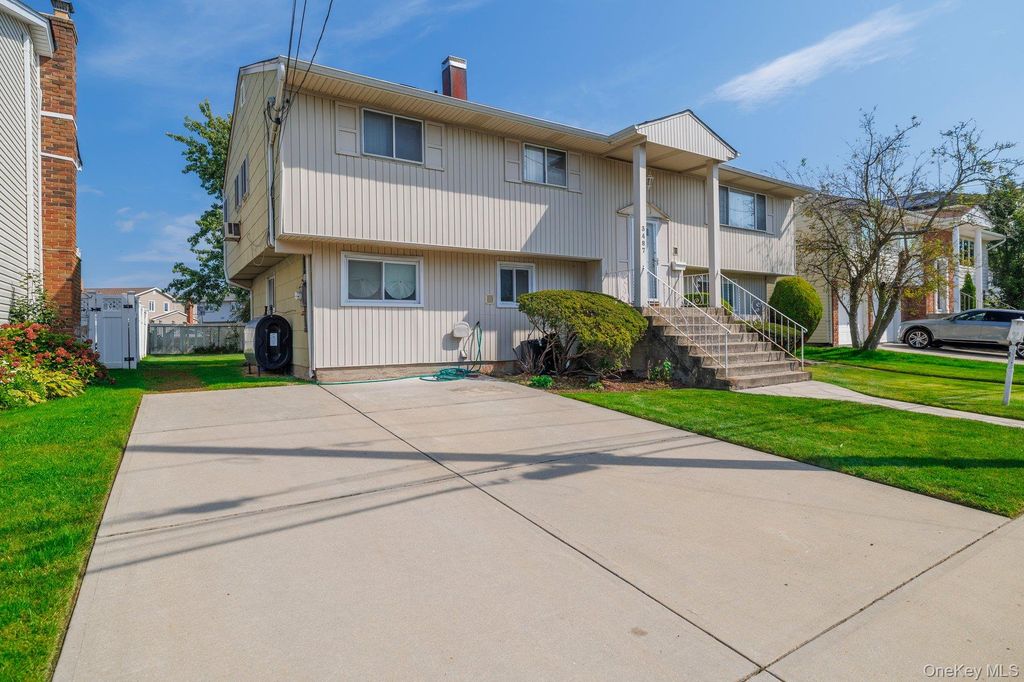 3487 Anchor Place, Oceanside, NY 11572