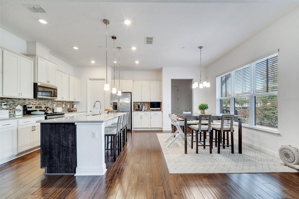 Image 9 of property listing at 13618 BRIAND AVENUE, Orlando, FL 32827
