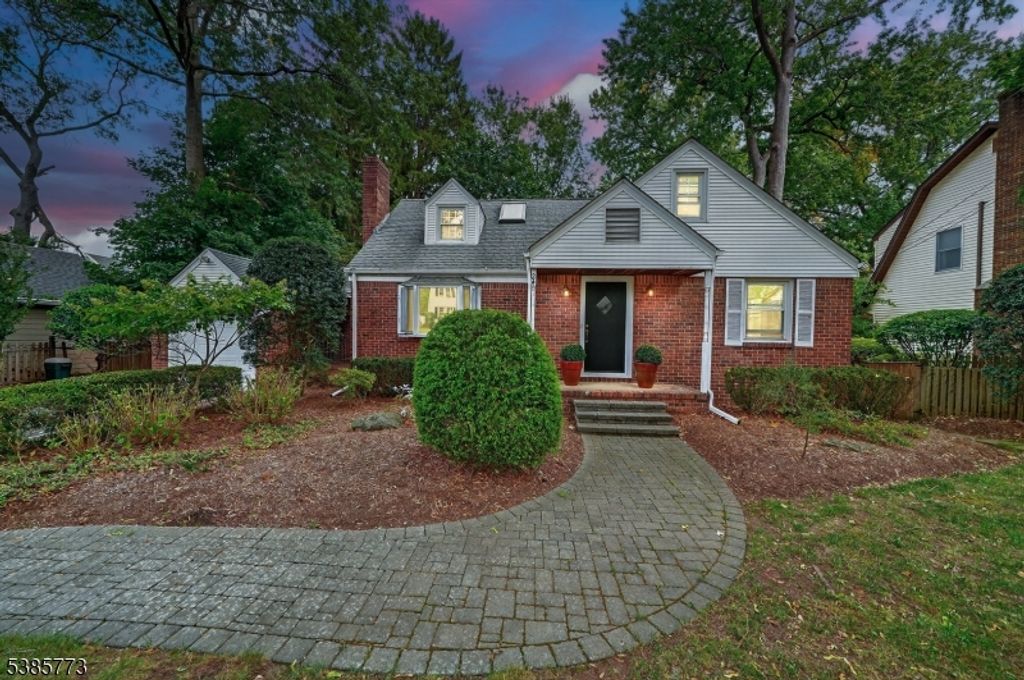 24 S Lyle Ave, Tenafly Boro, NJ 07670