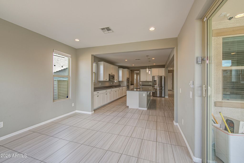 19040 W BECKER Lane, Surprise, AZ 85388 — photo 5