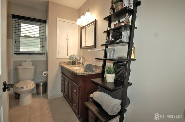 18 Pinetree Drive, Parlin, NJ 08859