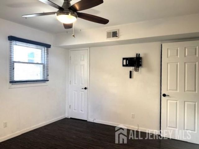 18 Pinetree Drive, Parlin, NJ 08859