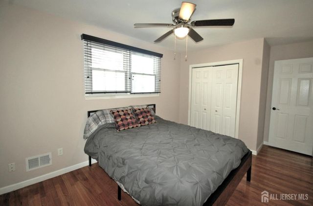 18 Pinetree Drive, Parlin, NJ 08859