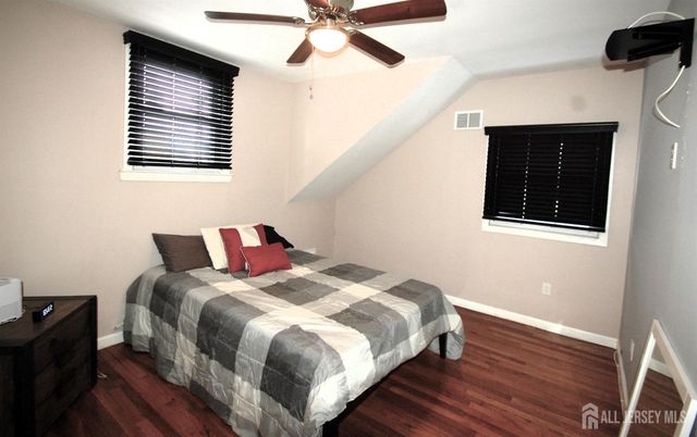 18 Pinetree Drive, Parlin, NJ 08859