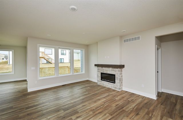 9479 Emilia Lane, West Des Moines, IA 50266