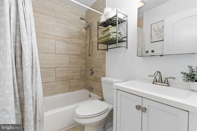 62 OLD BROOK RD, Levittown, PA 19057