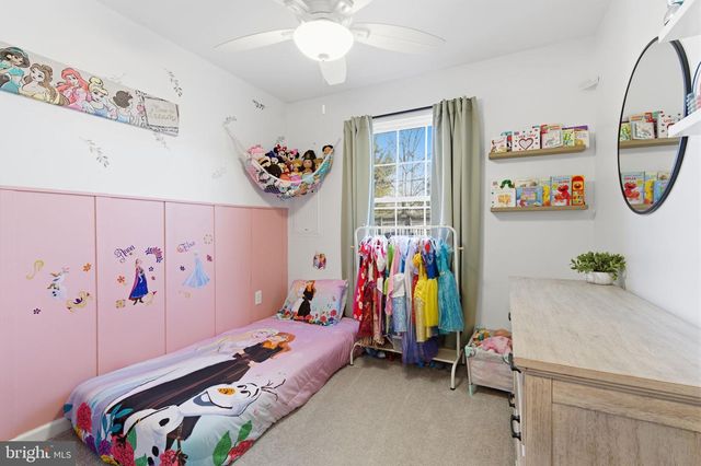 62 OLD BROOK RD, Levittown, PA 19057