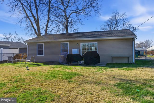 62 OLD BROOK RD, Levittown, PA 19057