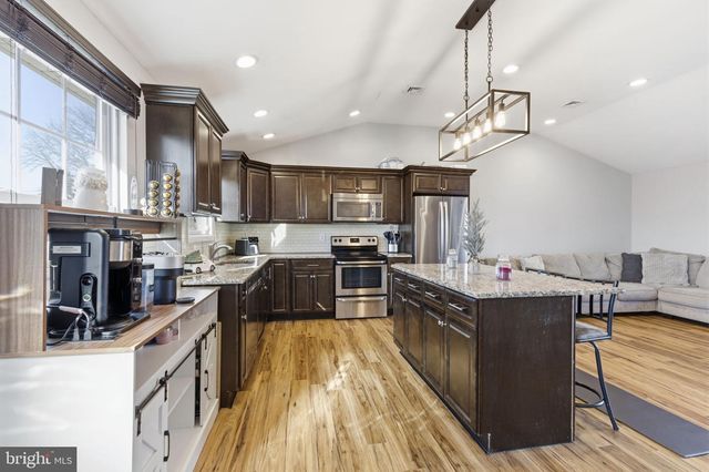 62 OLD BROOK RD, Levittown, PA 19057