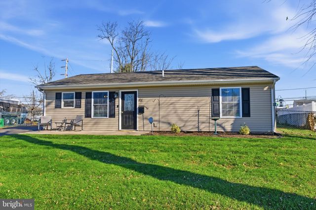 62 OLD BROOK RD, Levittown, PA 19057