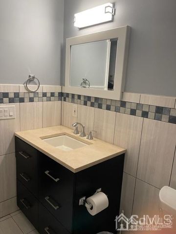 291 Grove Street, Woodbridge Proper, NJ 07095
