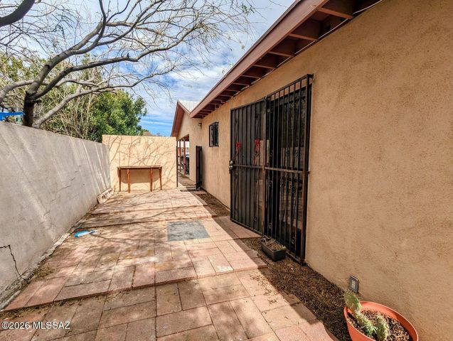 1138 E Hampton Street, Tucson, AZ 85719
