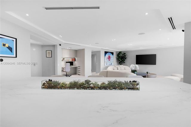 21050 Point Place 902, Aventura, FL 33180