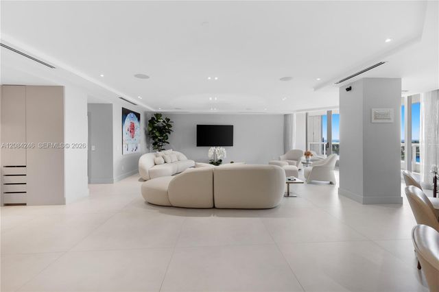 21050 Point Place 902, Aventura, FL 33180