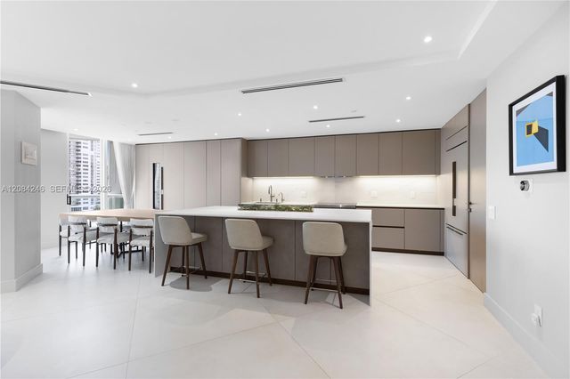 21050 Point Place 902, Aventura, FL 33180
