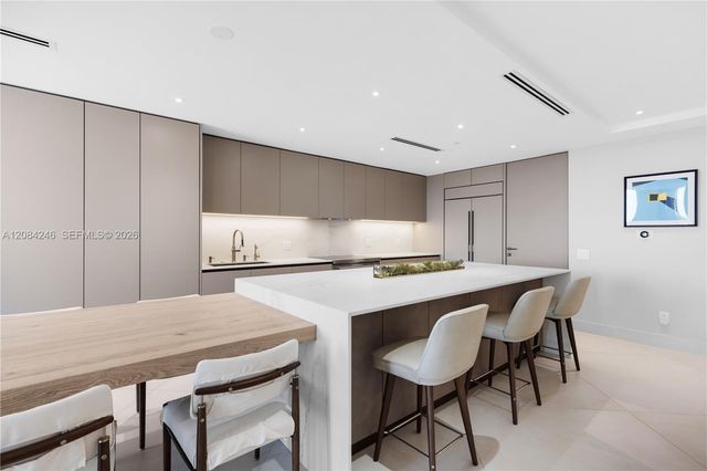 21050 Point Place 902, Aventura, FL 33180