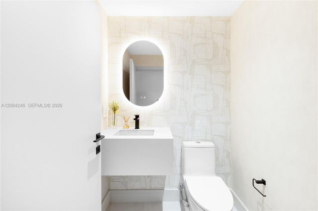 21050 Point Place 902, Aventura, FL 33180