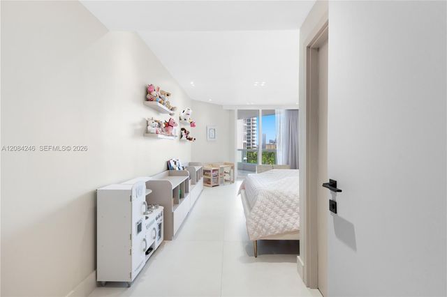 21050 Point Place 902, Aventura, FL 33180
