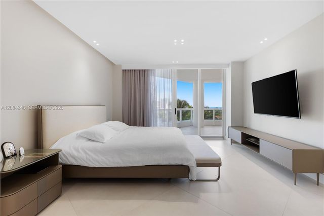 21050 Point Place 902, Aventura, FL 33180