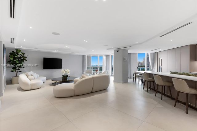 21050 Point Place 902, Aventura, FL 33180