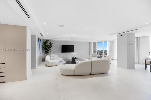 21050 Point Place 902, Aventura, FL 33180
