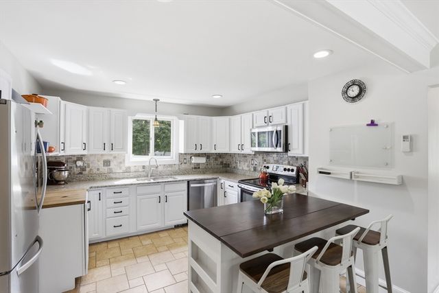 1 Abbot Street, Westford, MA 01886