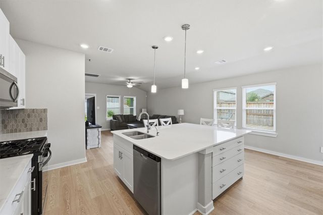 6745 Chinapkin Oak Lane, Conroe, TX 77304