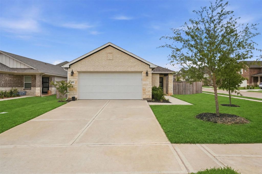 6745 Chinapkin Oak Lane, Conroe, TX 77304