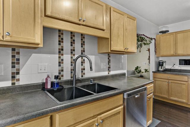 9 N Grand Avenue, Deerfield, WI 53531