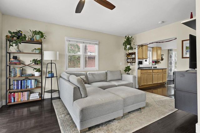 9 N Grand Avenue, Deerfield, WI 53531