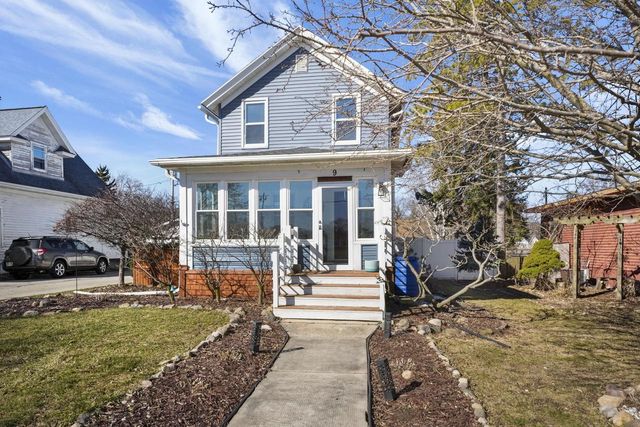 9 N Grand Avenue, Deerfield, WI 53531