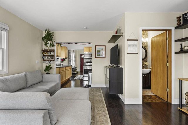 9 N Grand Avenue, Deerfield, WI 53531