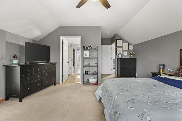 9 N Grand Avenue, Deerfield, WI 53531