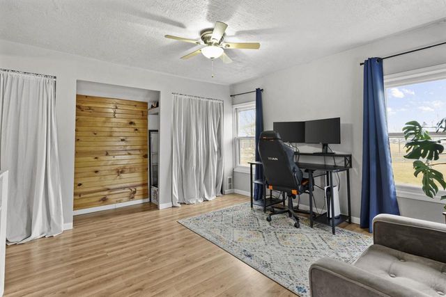 9 N Grand Avenue, Deerfield, WI 53531