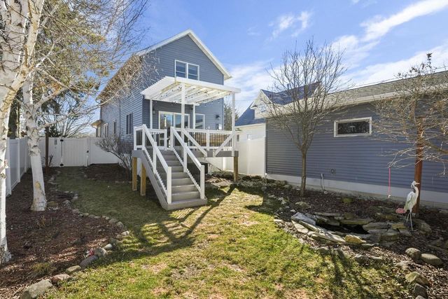 9 N Grand Avenue, Deerfield, WI 53531